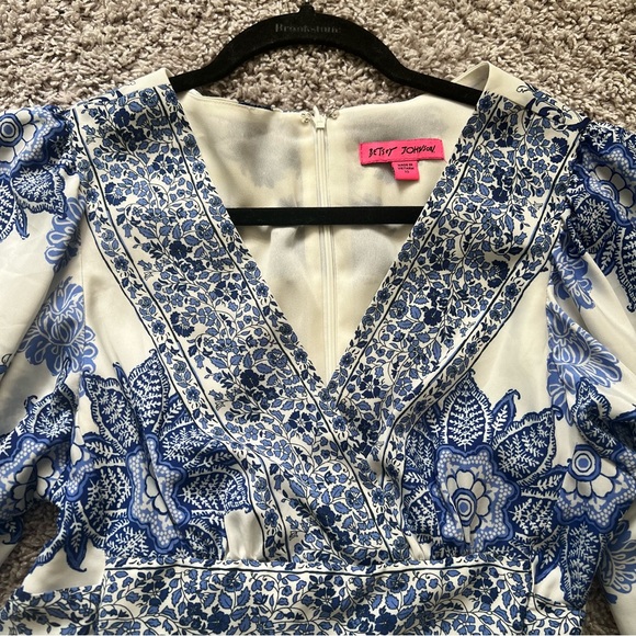 Betsy Johnson Floral Boho Bell Sleeve Dress - Picture 4 of 10